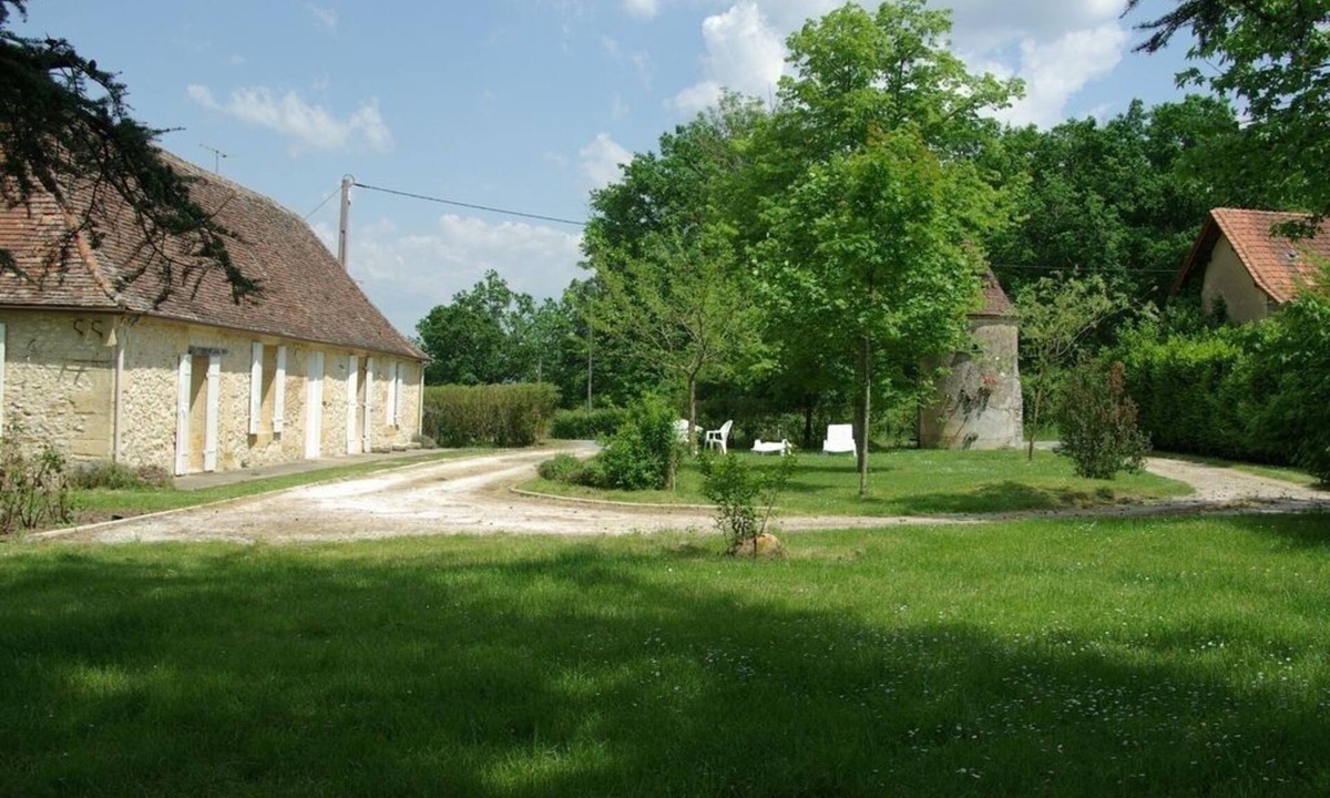 Cours-de-Pile House | 1 WEEK FROM 310 EUROS FOR 5 TO 6 PEOPLE ACCORDING TO SEASON