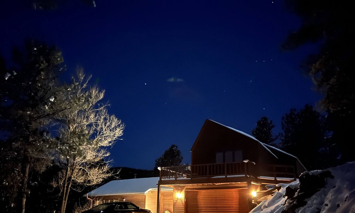 Boulder House | 10 Acre Mountain Retreat in BOULDER. Less than 10 minutes from downtown.