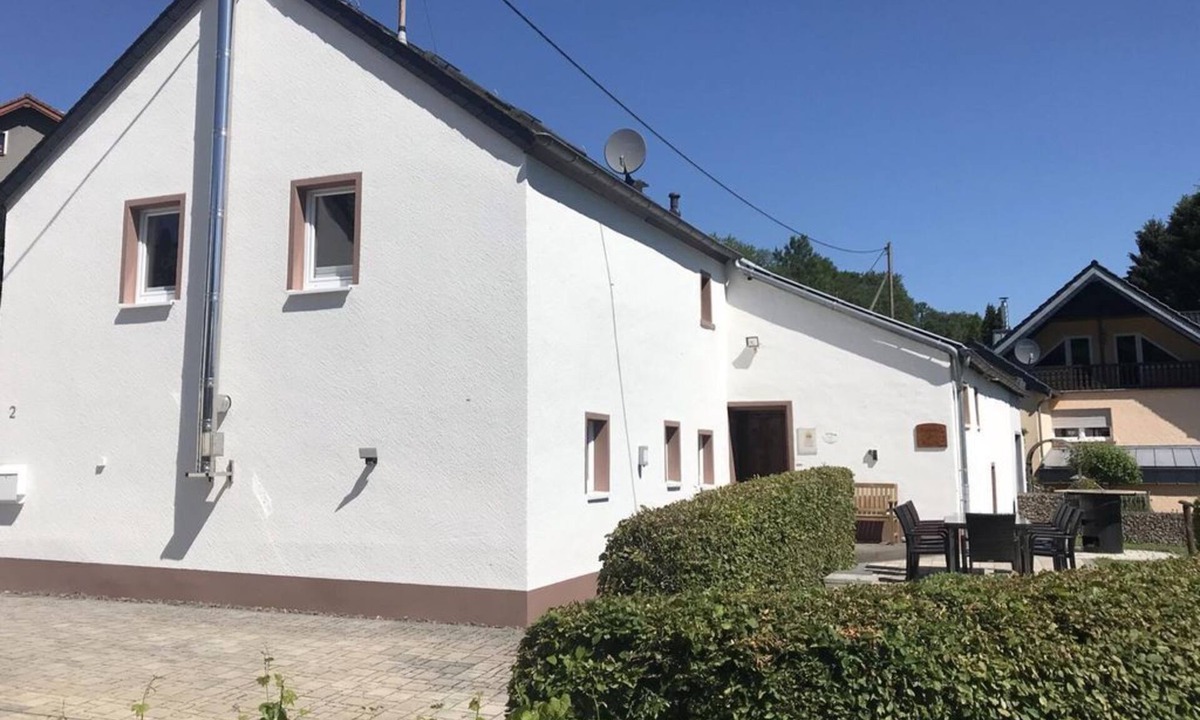 Plutscheid Bed & Breakfast | 10-bed Eifel farmhouse, 3 bathrooms, 4 bedrooms - Gasthaus-Pension-Rest.