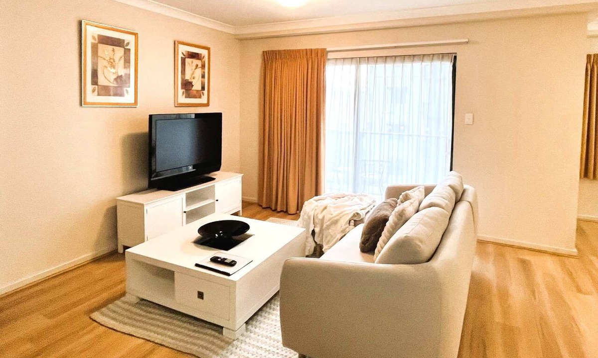 Perth Central Business District Apartment | 10 CBD Resort 2BR Secure Suite Pool Gym & Parking