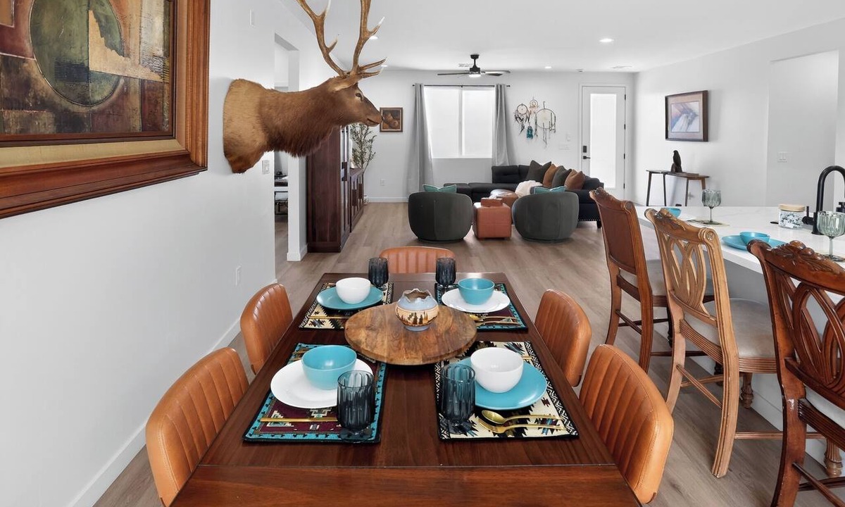 Greenehaven House | 10 guests, Authentic Decor, Golf, Fish, Lake, Repeat, Leave as Friends