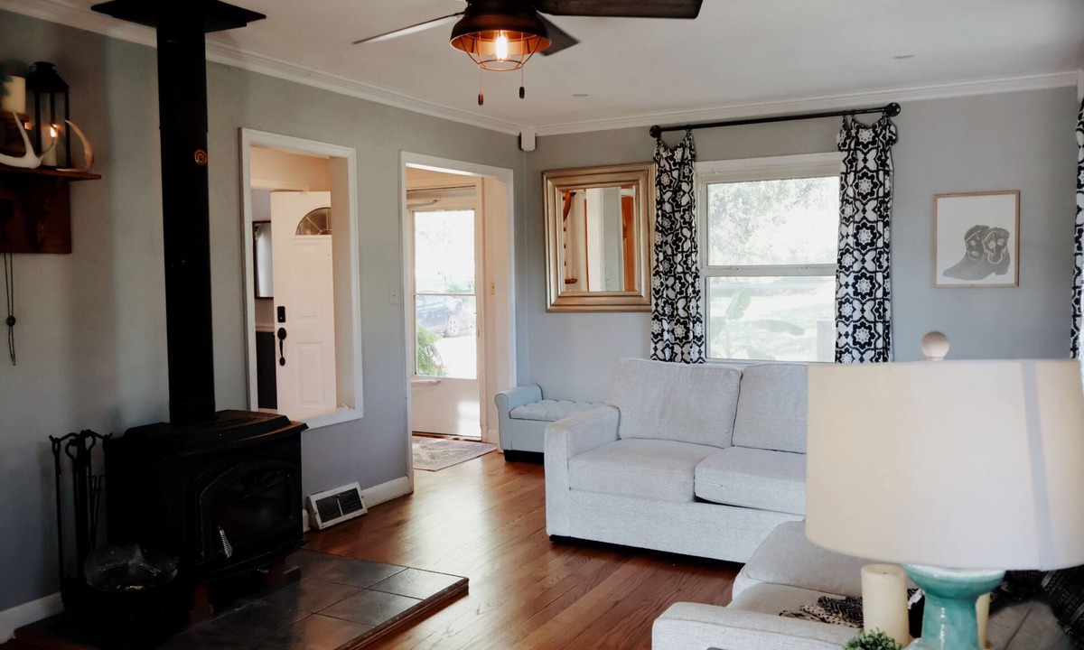 New Century Other | 10 Min to Lawrence Fully Furnished Perfect for Game Days & Extended Stays