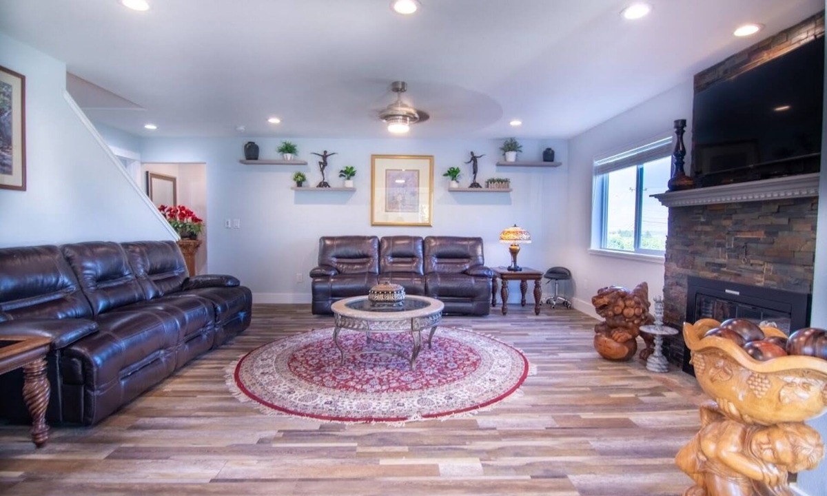 Camas House | 10 Mins from Downtown Camas