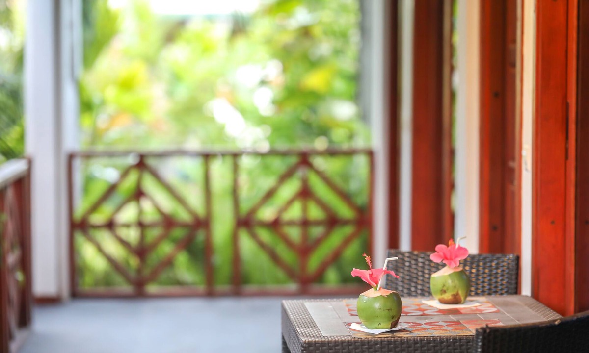 Thoddoo Bed & Breakfast | 10 mins from pristine Maldivian beach.