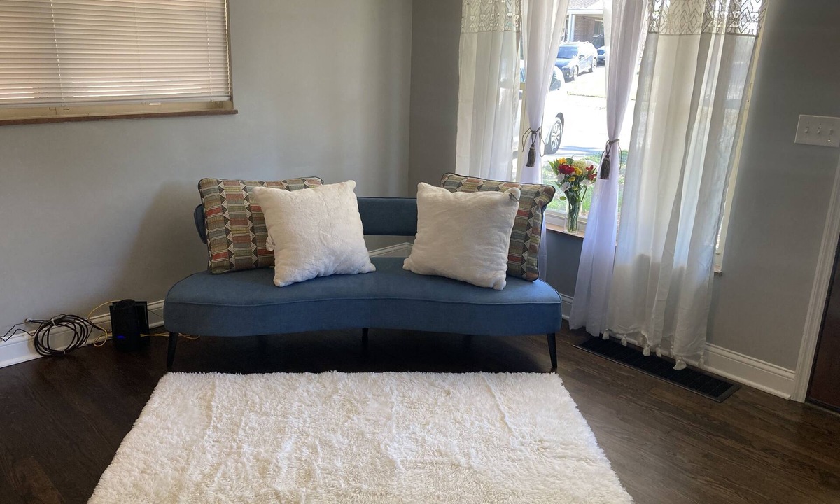 Covedale House | 10 minute from down town , very clean , fresh , an new rental