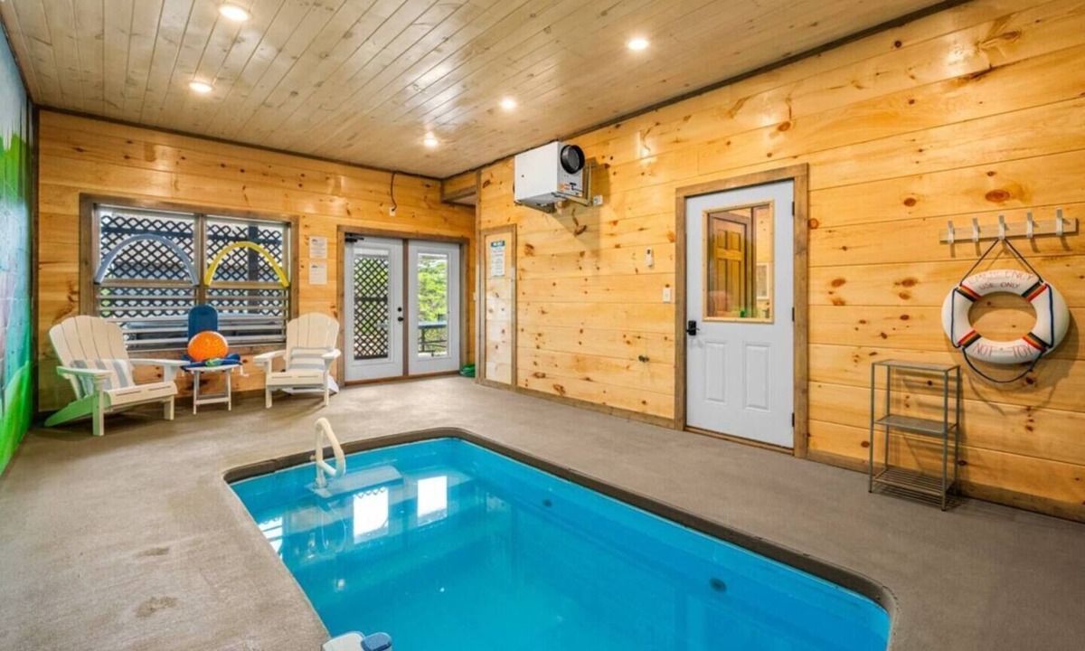 Sevierville Cabin | 10% Off! Heated Pool,Pets,Kids Arcades,PingPong,Bocce Ball,Basketball,Peaceful