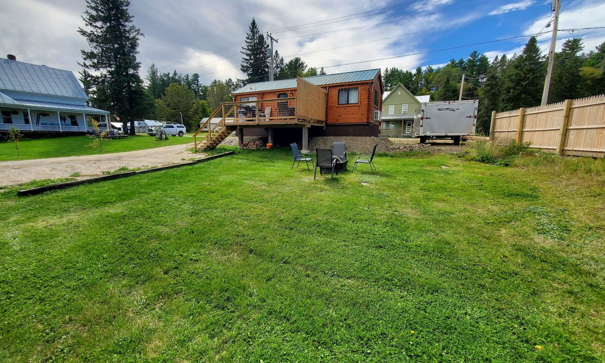 Eustis Cabin | 100 night. Fish, hunt, ATV trail. 20 min. to Sugarloaf. 5 min. to Flagstaff