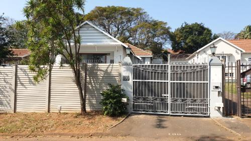 Durban North Apartment | 100 on Girvan