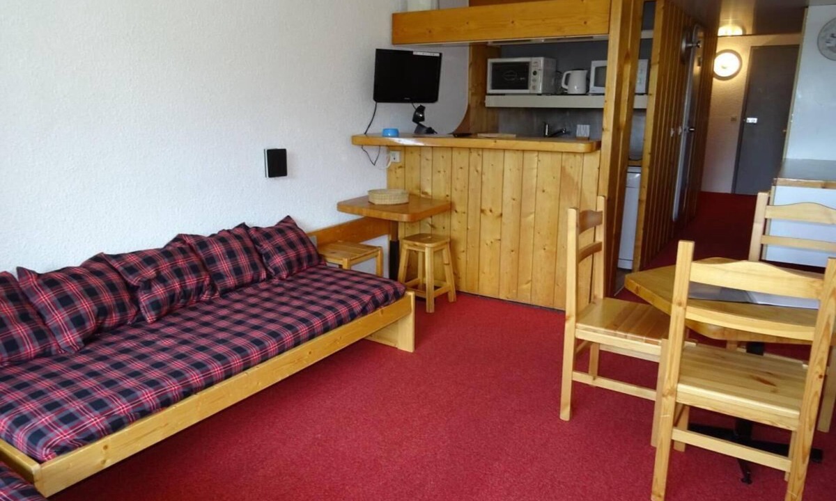 Arc-1800 Apartment | 100m from resort center, 3rd floor, view forest, balcony, tv, 30m², Les Arcs