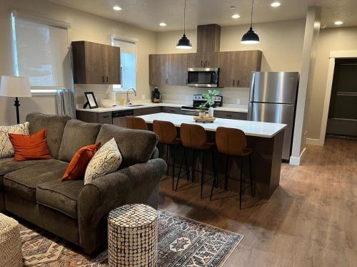 La Grande Apartment | 101 Spacious Two bedroom apartment in La Grande