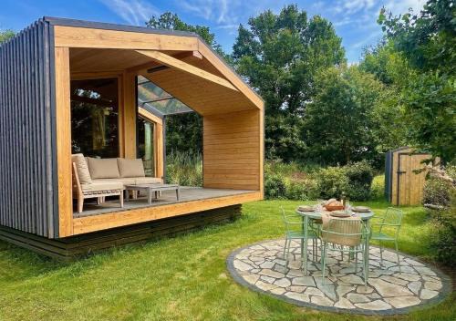 Bleckede House | 101 Tiny House Elbhütte mit Wiesenblick