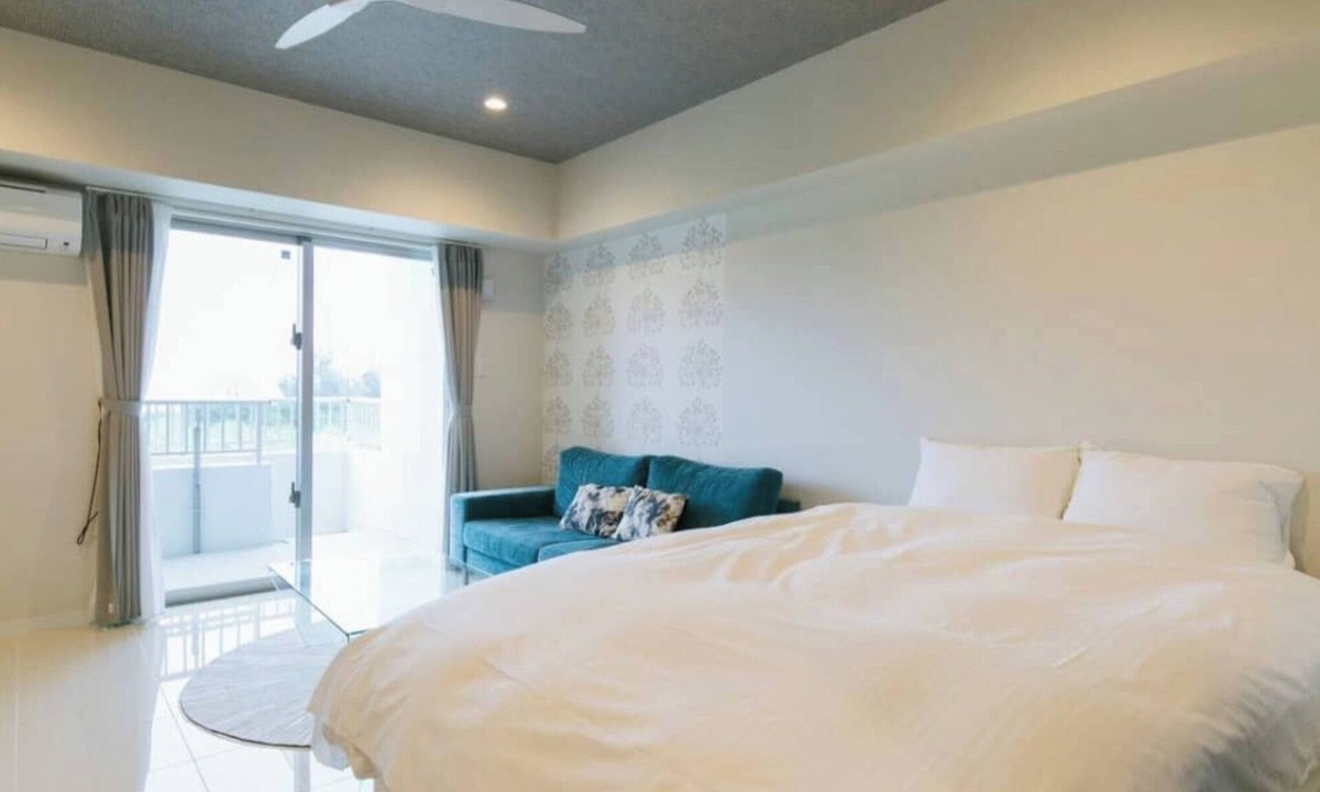 Maeda Apartment | 102 Refreshing blue furniture blends into the se - 102/Kunigami-gun Okinawa
