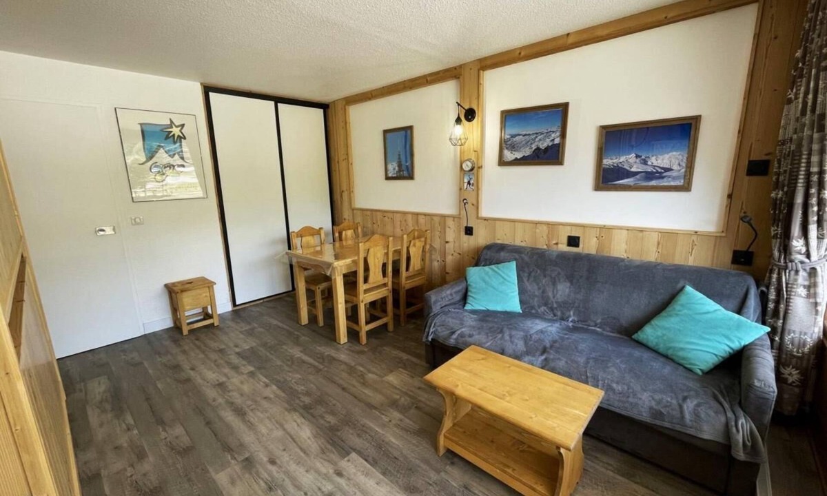 Les Menuires Apartment | 10m from resort center, 1st floor, balcony, tv, 24m², Les Menuires