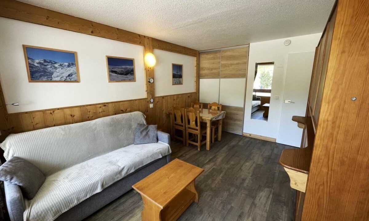 Les Menuires Apartment | 10m from resort center, 1st floor, balcony, tv, 24m², Les Menuires