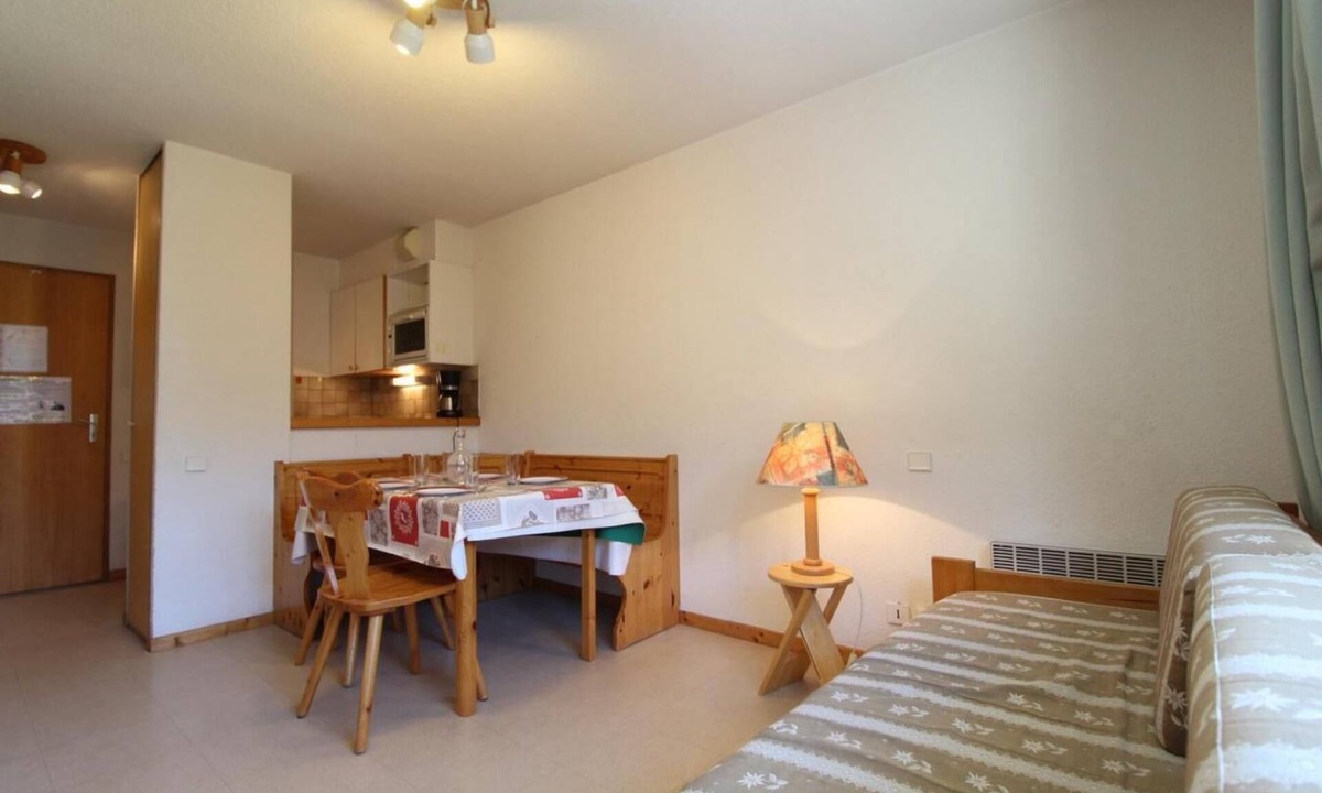 Lanslevillard Apartment | 10m from ski slopes, 1st floor, balcony, tv, ski locker, 25m², Val Cenis