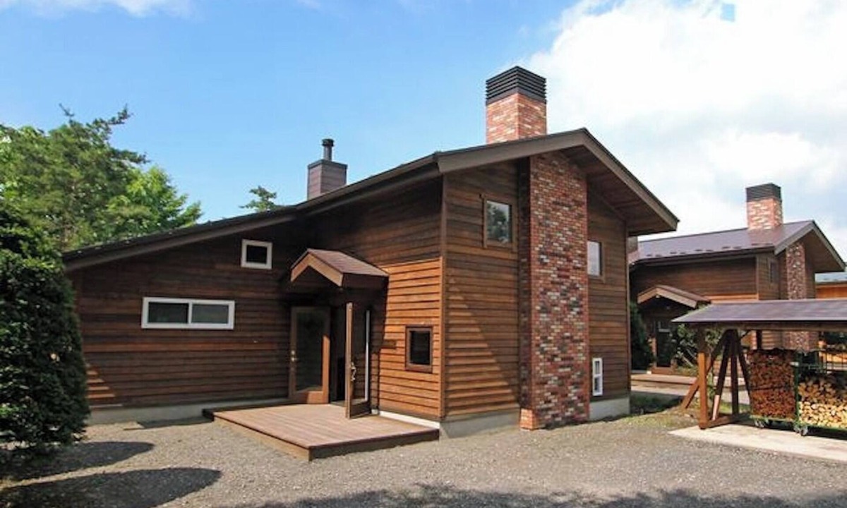 Kita Karuizawa RV Rental | 11 Fireplace Grill Cottage Gourmand/Agatsuma District Gunma