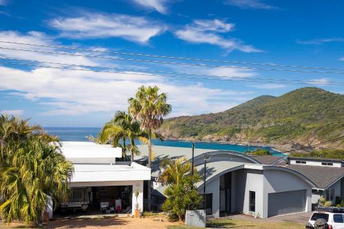 Forster House | 11 Lakeview Crescent