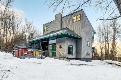 Roxbury House | 11 Mi to Sugarbush: Eclectic Ski House w/Hot Tub!