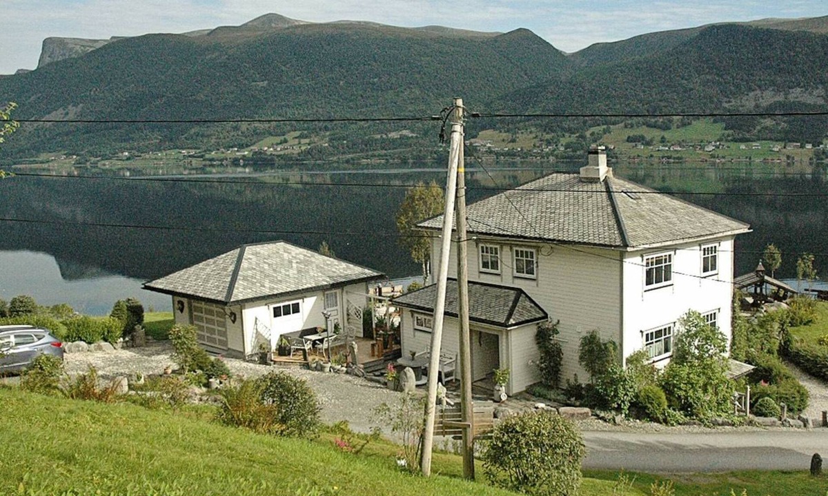 Vanylven House | 11 person holiday home in Syvde