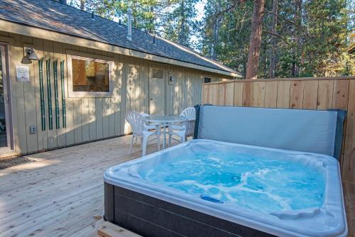 Sunriver House | 11 Pine Bough - Meredith Lodging