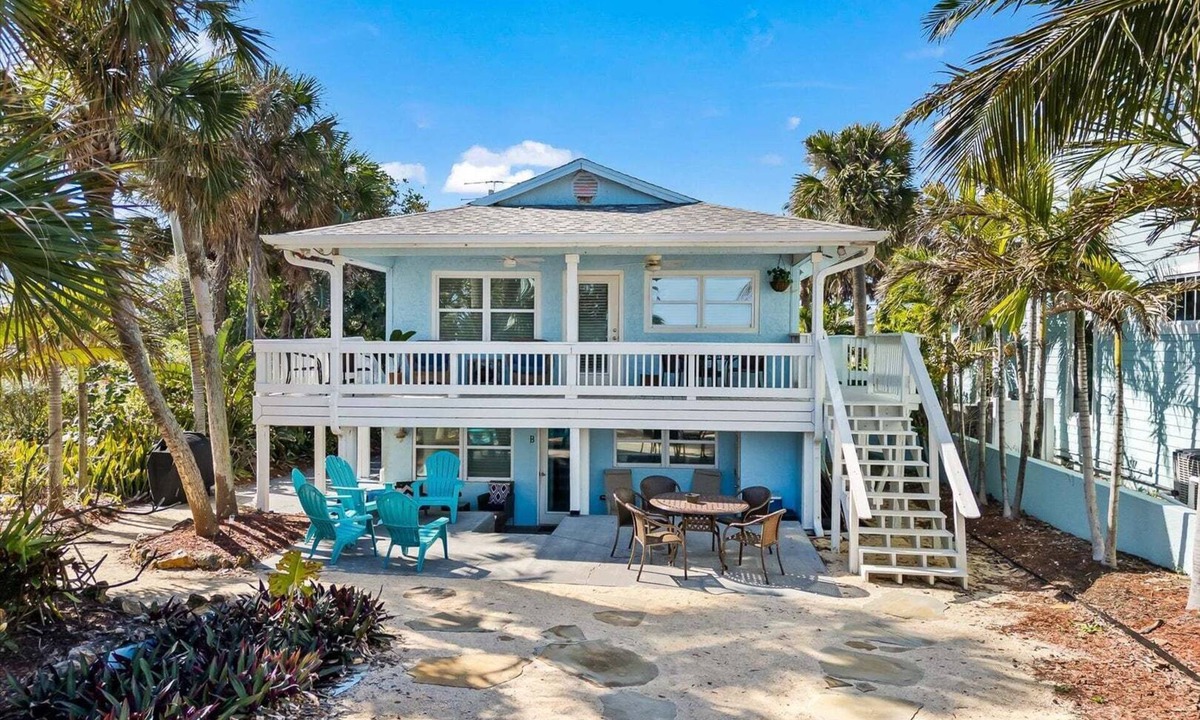 Cocoa Beach Cottage | 111 S Atlantic Ave
