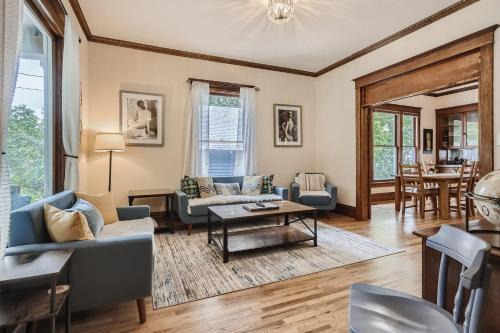 Longmont House | 113 4th Ave