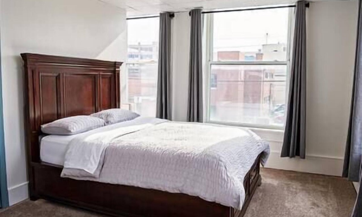 Downtown Dubuque Apartment | 115#202/Charming Downtown Dubuque Apartment