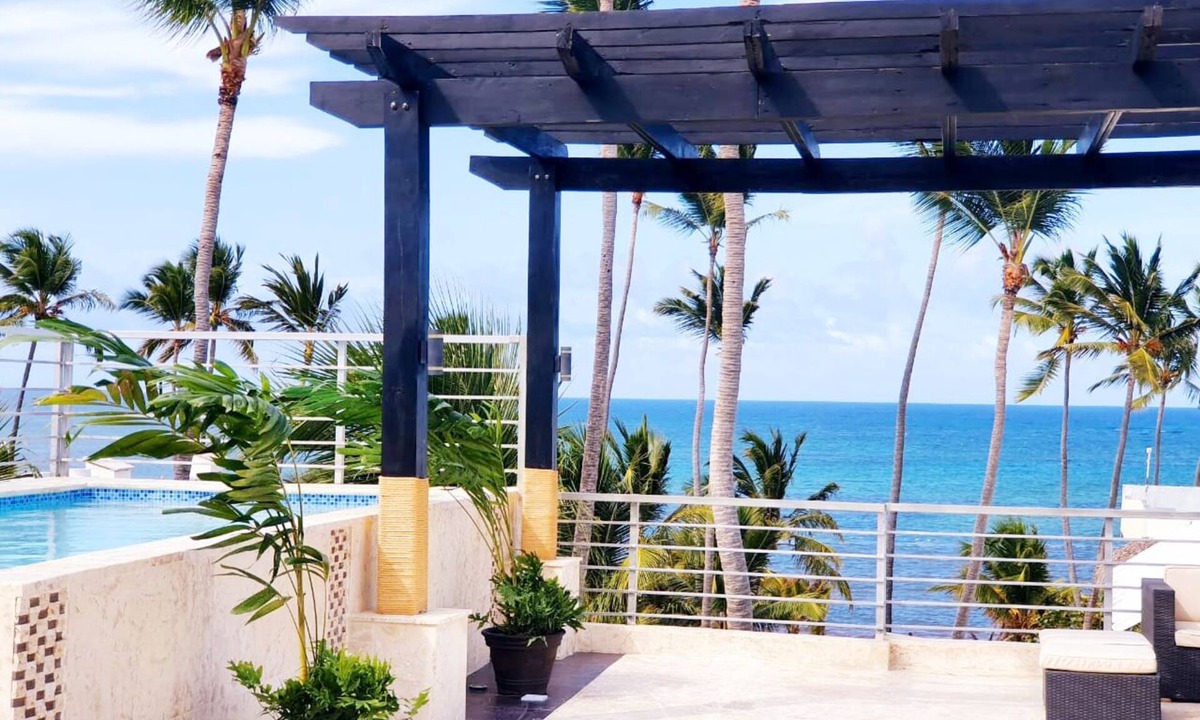 El Cortecito Condo | 11BR Spacious Multi-Unit Retreat with Rooftop Plunge Pool - Walk to Beach +Bonus