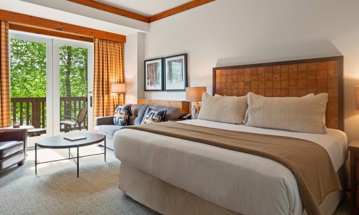 Stowe Area Cabin | 1204 Studio Inside Lodge At Spruce Peak 2nd Floor Spruce Peak & Village Views