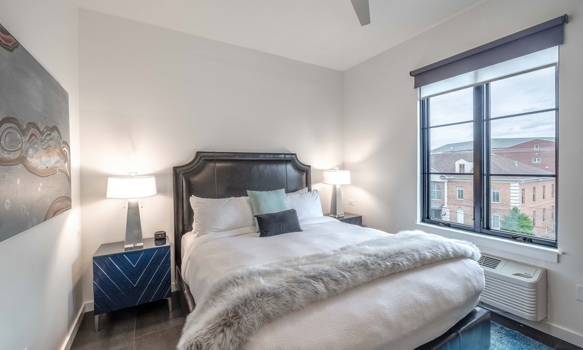 West End Hotel | 121 Hotel by AvantStay | Chic & Modern Deluxe Suite In Ideal Nashville Location!