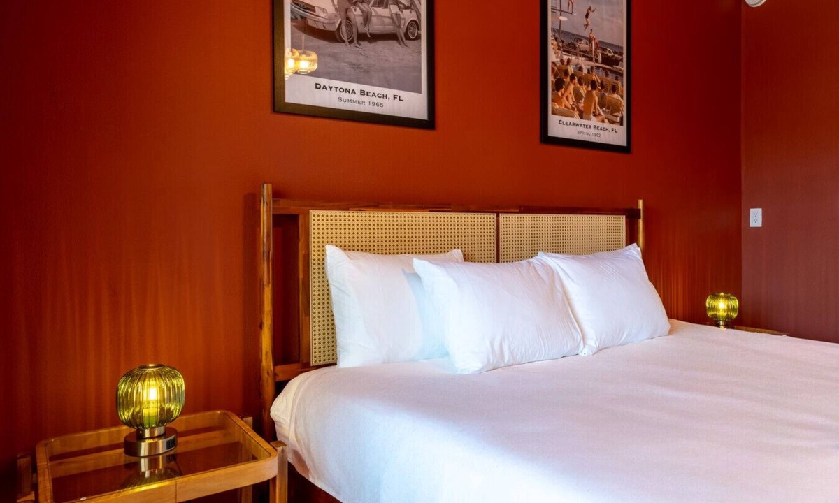Bay Esplanade Apartment | 122 · Self Check-in Free Parking Kitchen Pool