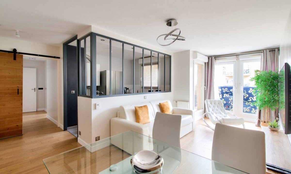 Montevrain Apartment | 123home- Suite & spa XL