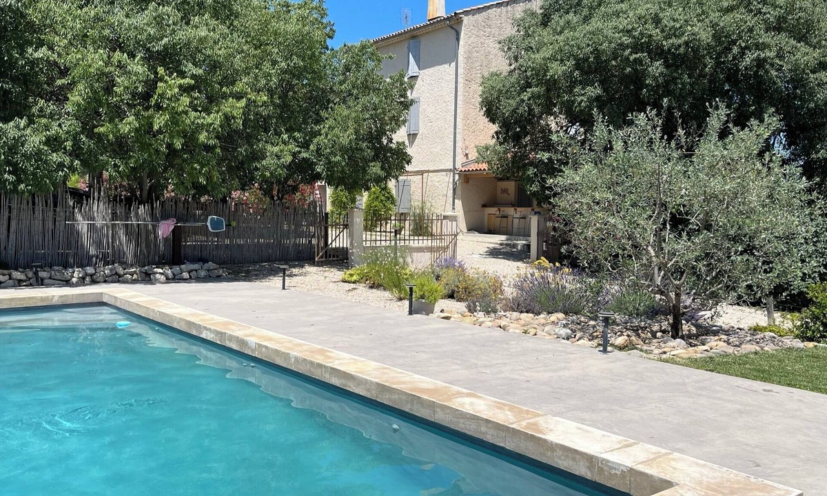 La Roque-d'Antheron House | 12th century house on a former farm