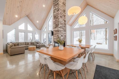 Stoneham House | 13 chemin des Montagnards