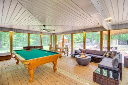 Henagar House | 13 Mi to Guntersville Lake: Henagar Gem w/Hot Tub