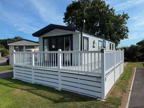 Netley Resort | 13 West Drive
