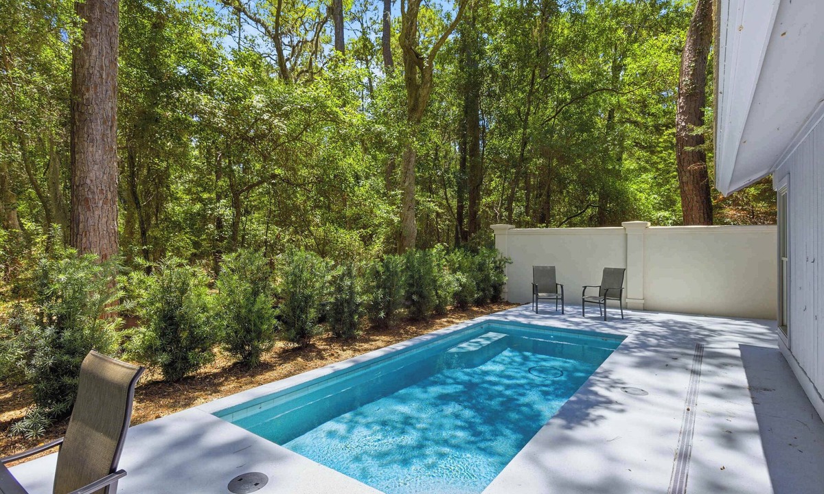 Heritage Woods House | 14 E. Garrison Place - Sea Pines - Walk to Beach