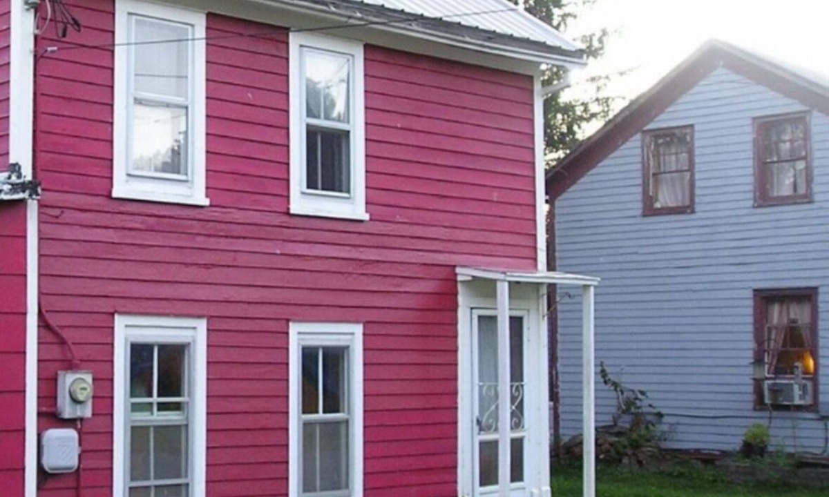 Cherry Valley House | 14 Miles To Cooperstown! Quaint 3 Bedroom Farmhouse in Cherry Valley Village!