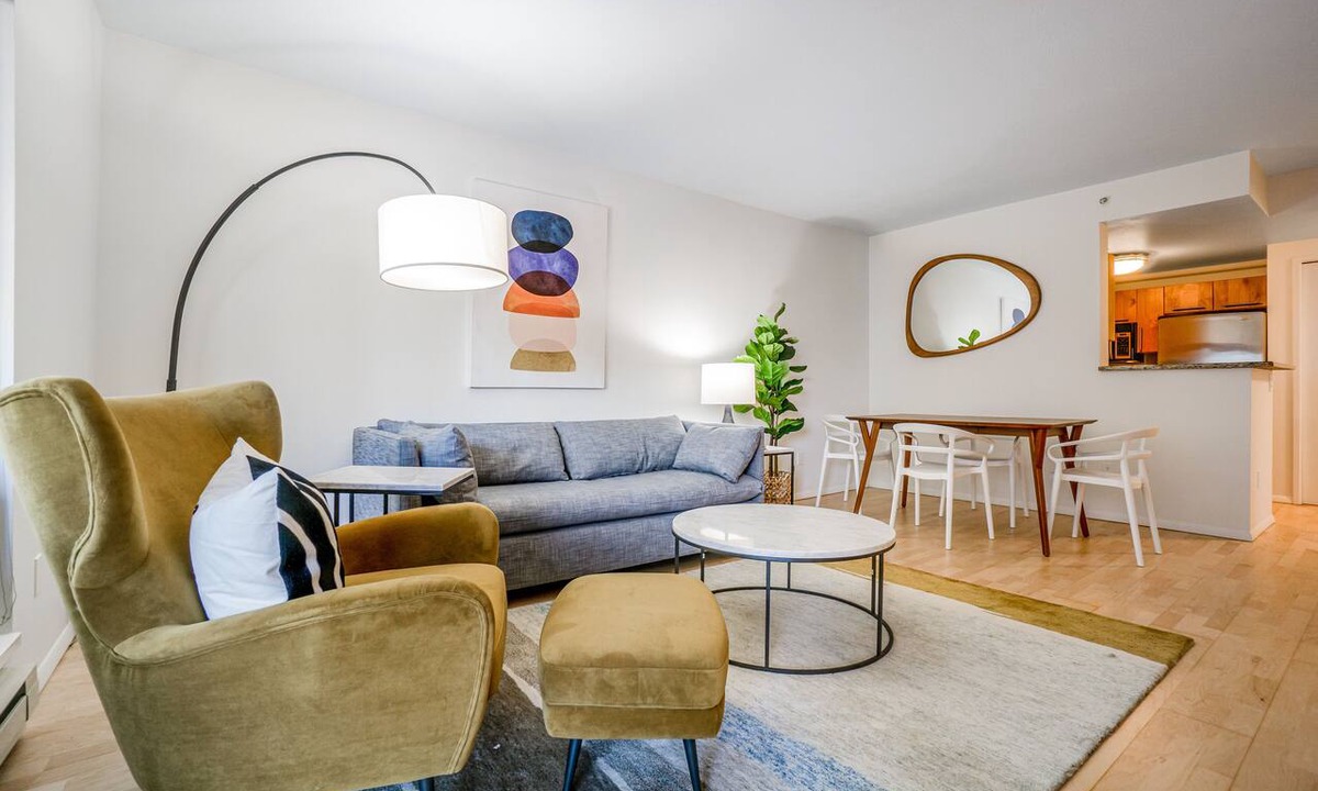 Downtown Seattle Condo | 14th Floor Condo with Wifi & Shared Pool and Hot Tub - Amazing Location
