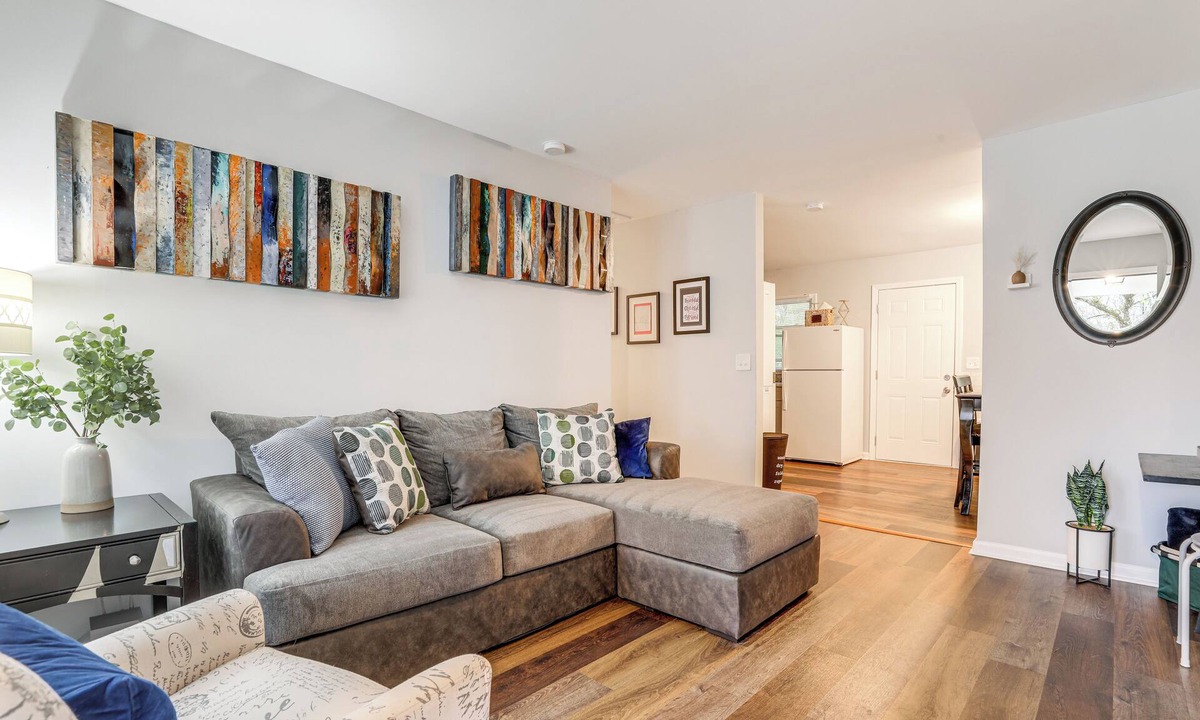 Belvedere Park House | 15 Mi to Dtwn Atlanta: Home w/In-Unit Laundry