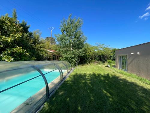 Dardilly Bed & Breakfast | 15 min from Lyon Fresh Peaceful Room with Pool and Garden