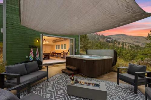 Boulder House | 15 min to Boulder Rope Course Hot Tub & Views