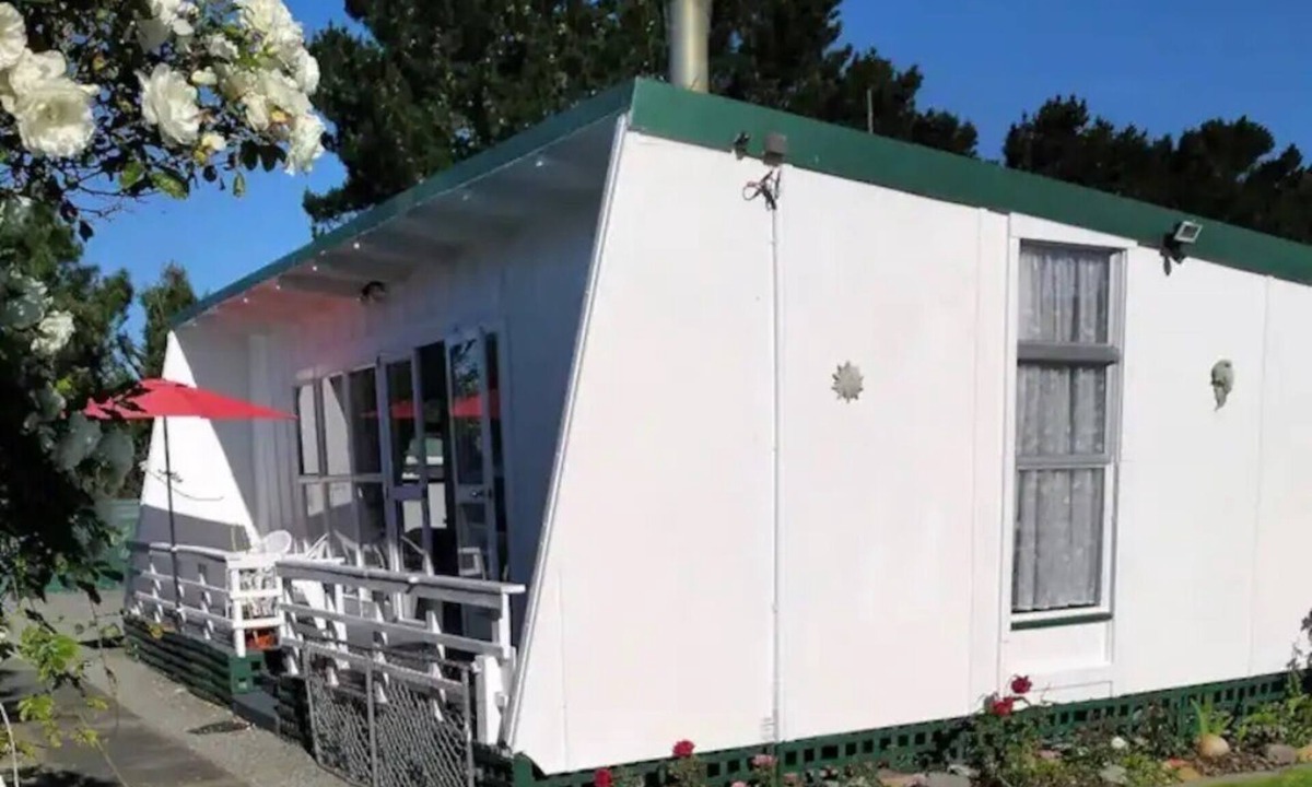 Wakanui Cottage | 15 mins from Ashburton, cosy seaside cottage.