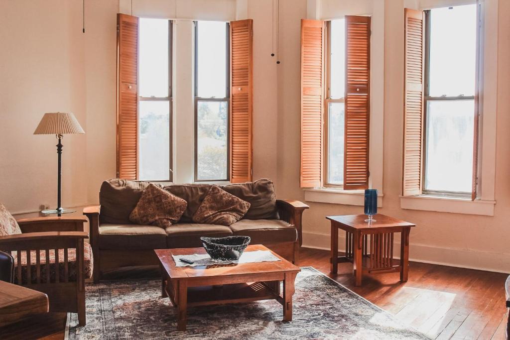 Oxford Apartment | 15 off Historic Bank Wi-Fi Close to Purdue