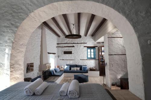 idhra Villa | 1620 Historical Stone Manor
