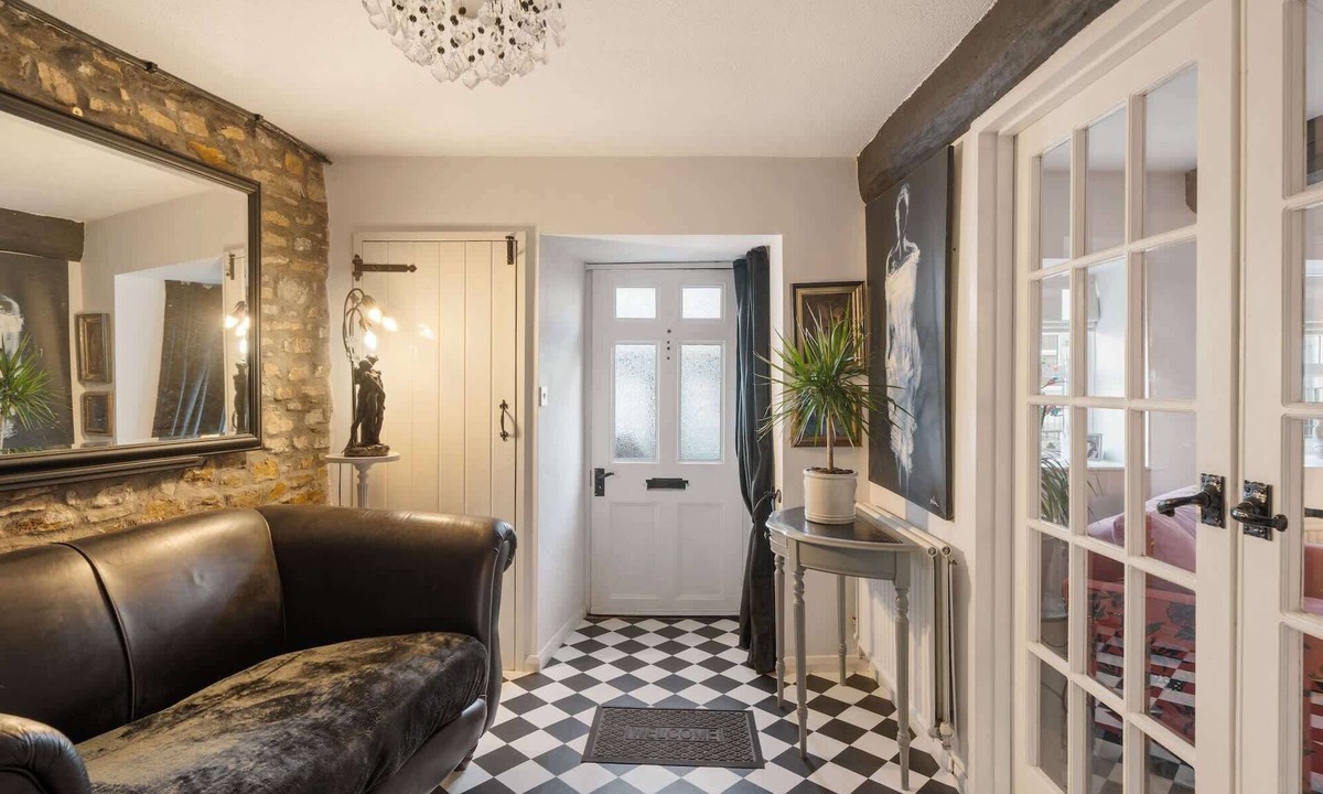 Littleham House | 17th Century Cottage in Bideford, Private Parking