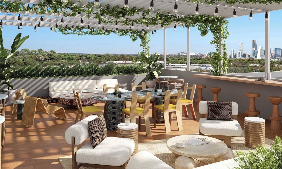 South Lamar Cottage | 18 Guests at The Code by Avantstay Steps to Zilker in South Lamar Resort Amenities + Pool