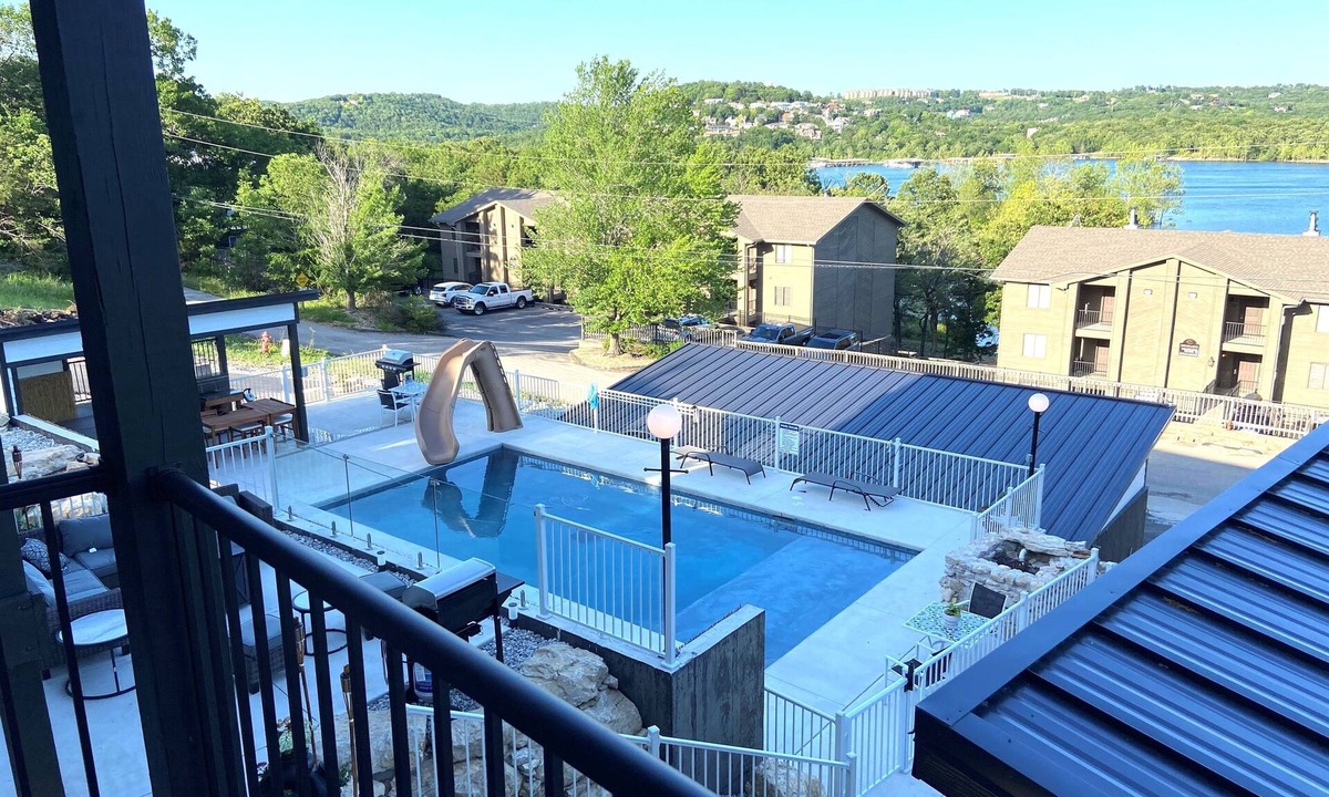 Indian Point Villa | 180° Table Rock Lake View | 2-Min to SDC | Kayaks