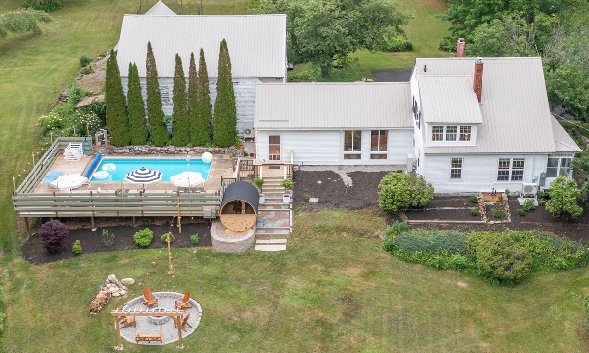 Meredith House | 1840 Meredith Farmhouse w Outdoor Pool & Sauna