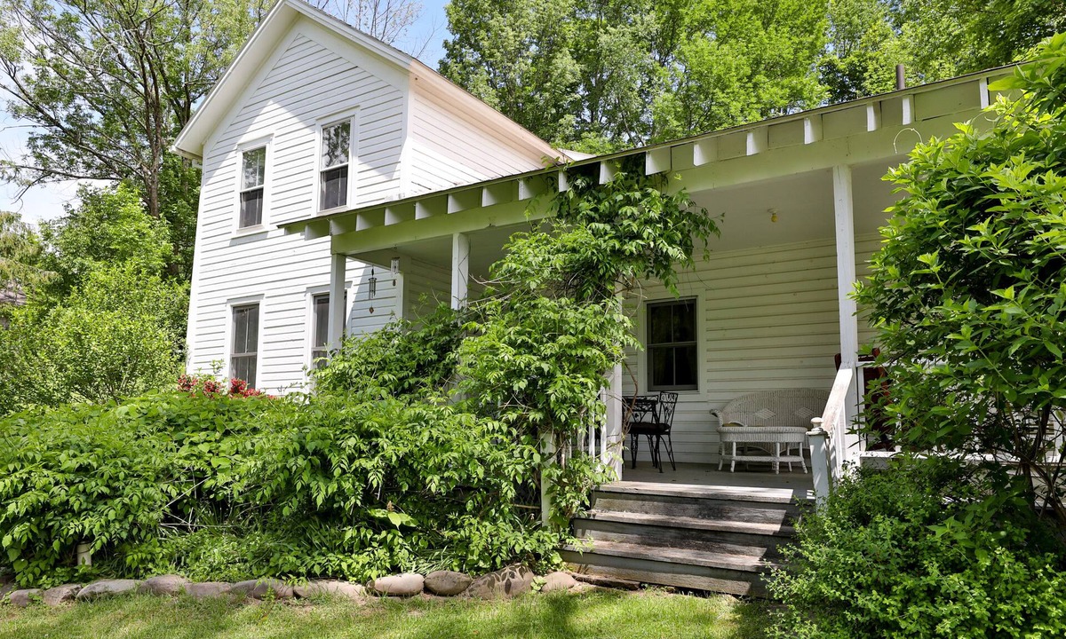 Allaben House | 1878 Farmhouse near Phoenicia/Fast Wi-Fi - 10 minutes from Belleayre Mt.